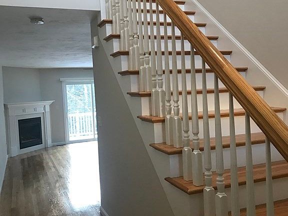 4th image of 147 Pinewood Dr #10A