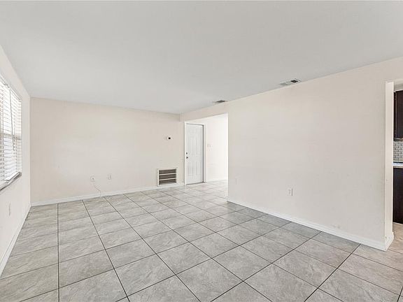 4th image of 3607 Connon Dr