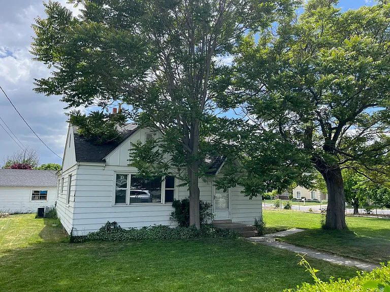 2353 W Center St — Photo 9