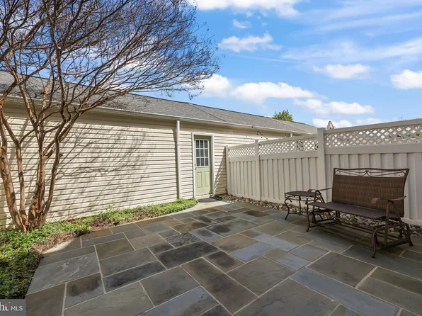 42802 Cedar Hedge St, Chantilly, VA 20152