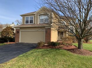1349 Windsor Ln, Grayslake, IL