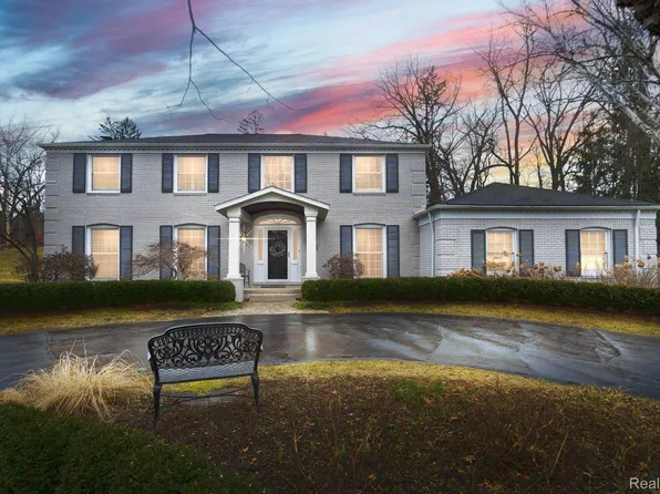 7460 Stony River Ct, Bloomfield Hills, MI 48301