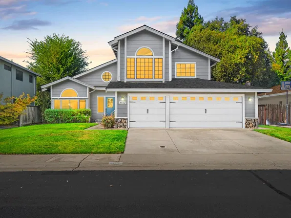 8662 W Camden Dr, Elk Grove, CA 95624