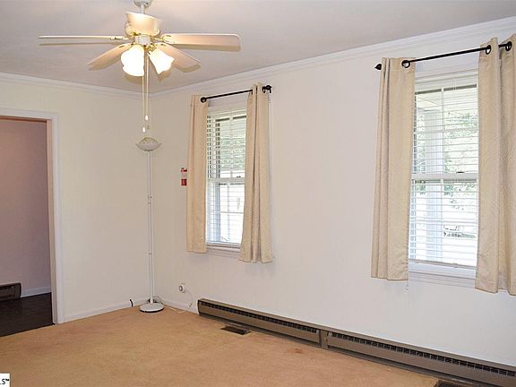 5th image of 120 Barbara Dr