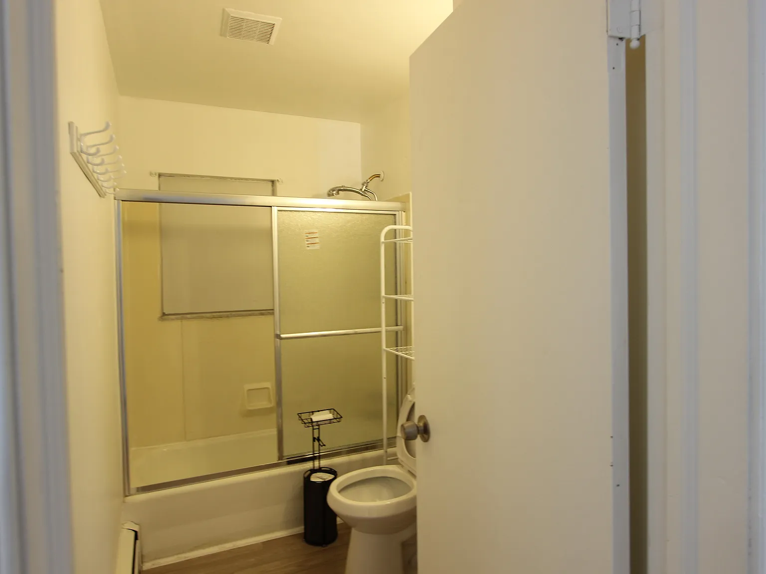 2 bed, 1800 sqft, $1,850 — Photo 3