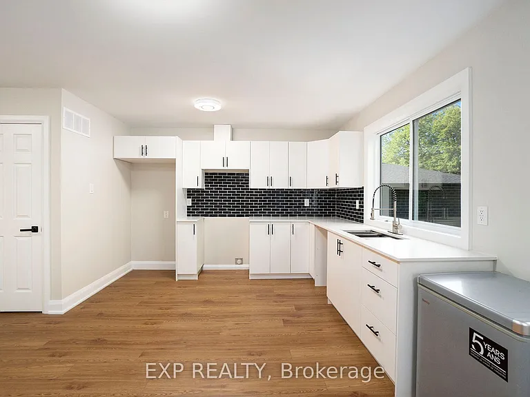 838 Saint Laurent Blvd #3 — Photo 9