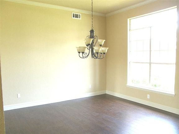 FORMAL DINING