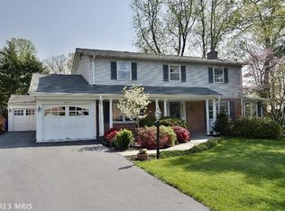 8833 Tuckerman Ln, Potomac, MD 20854