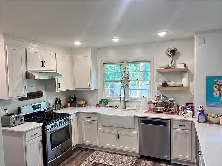 3003 Maple Ln — Photo 4