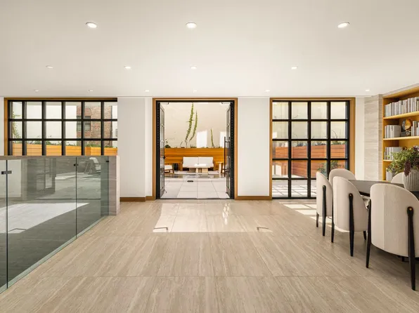 420 East 75th Street image 13 of 23