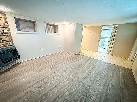 5th image of 159 Washington St