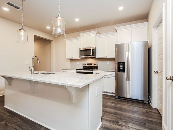 4th image of 2500 Elmcroft Ave #2444