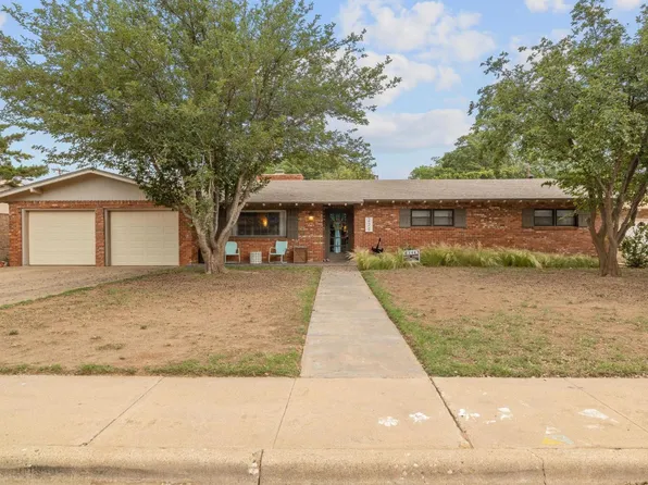 229 Tanglewood Ln, Levelland, TX 79336