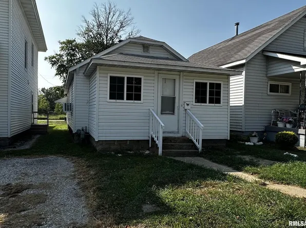 718 S Locust St, Centralia, IL 62801