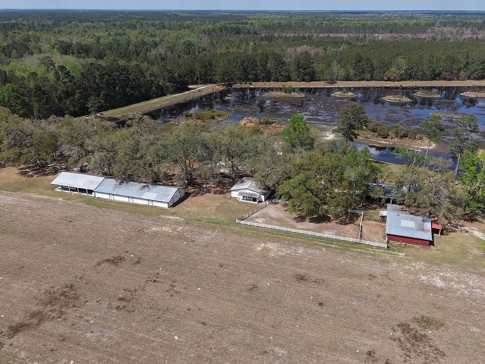 Overview of Barns and Horse Stalls