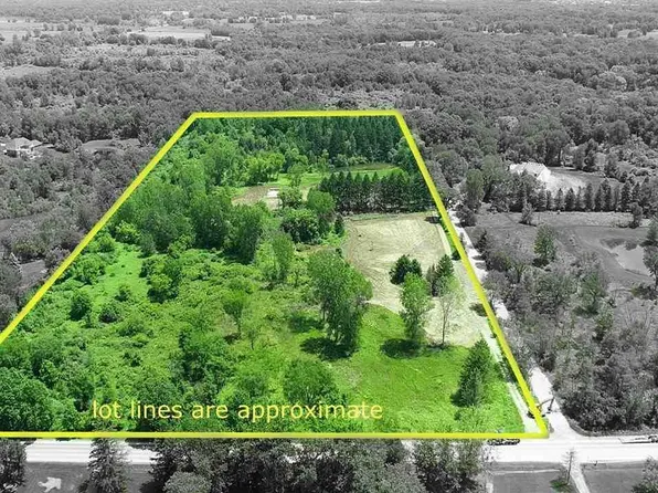 2425 Adams Rd, Oakland, MI 48363