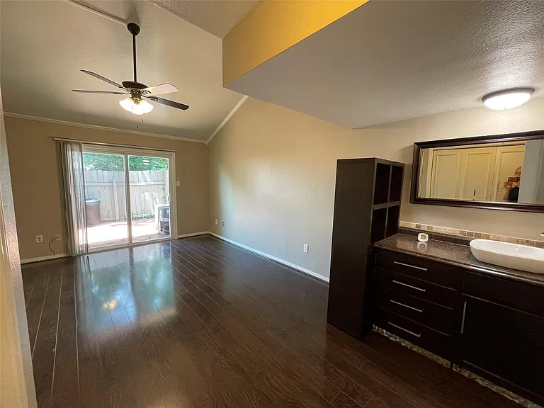 12315 Glenview Dr — Photo 9