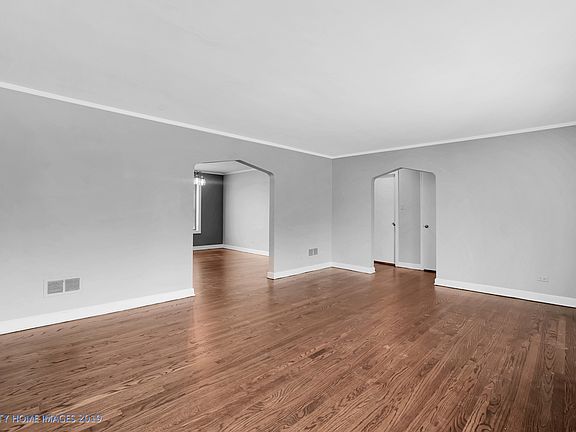 3rd image of 3521 W 96th St