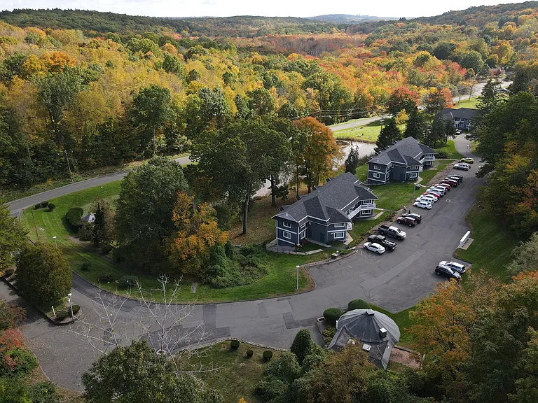 Woodbury Knoll — Photo 3