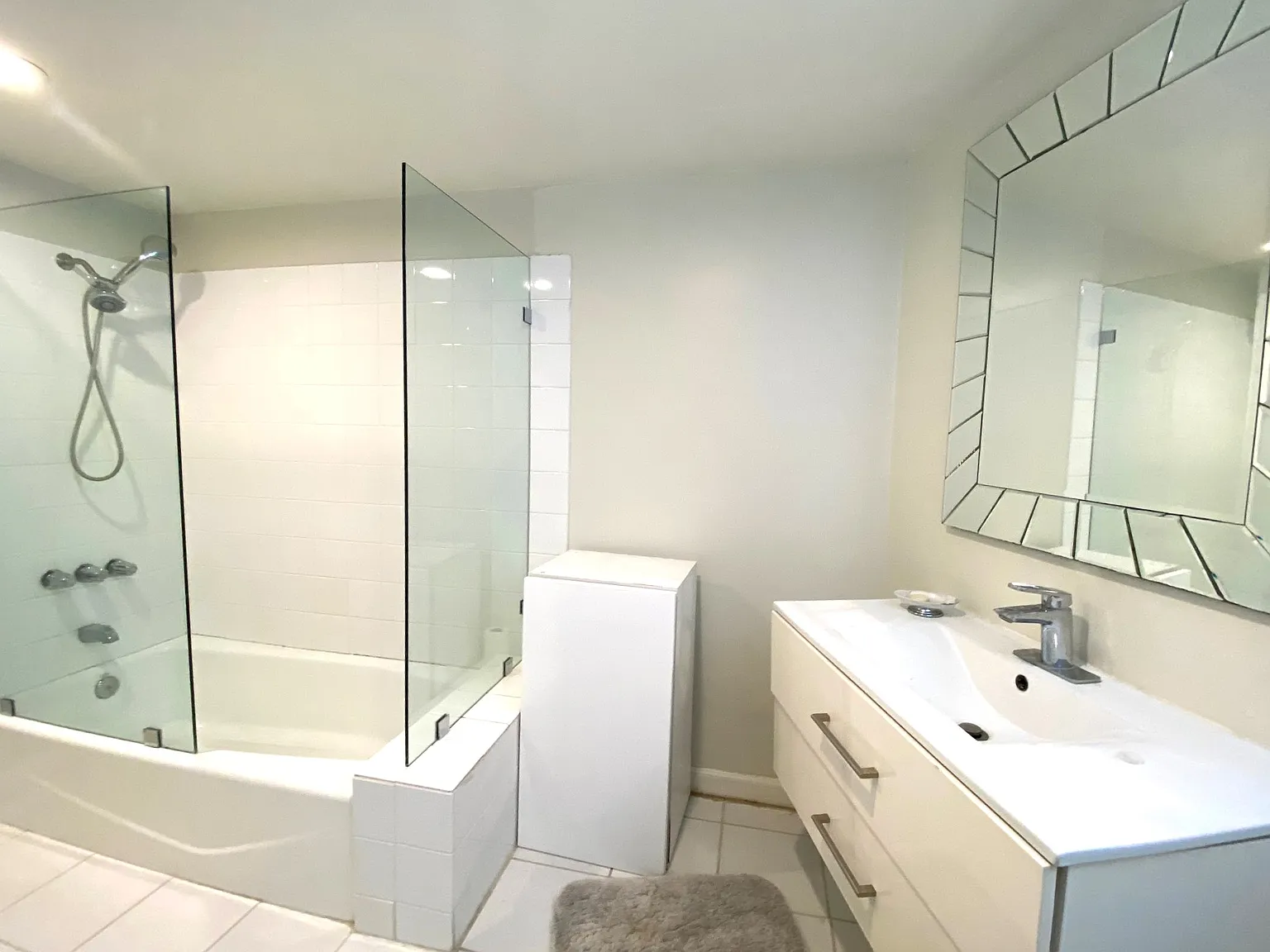 2 bed, 1300 sqft, $4,995 — Photo 4