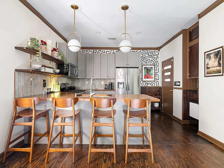 19 Aiken St — Photo 16