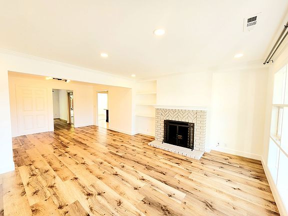 3rd image of 1548 Cottage Grove Ave