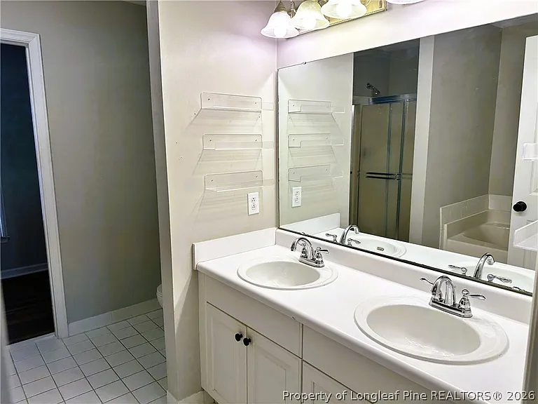 2940 Amelia Dr — Photo 15