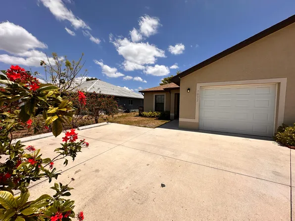 1033 SE 12th St, Cape Coral, FL 33990