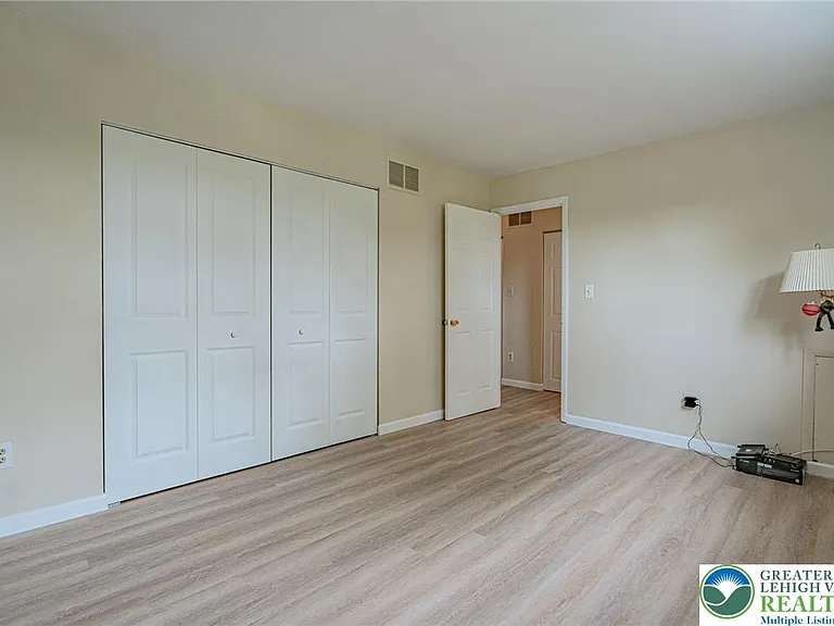 5650 Greens Dr — Photo 21