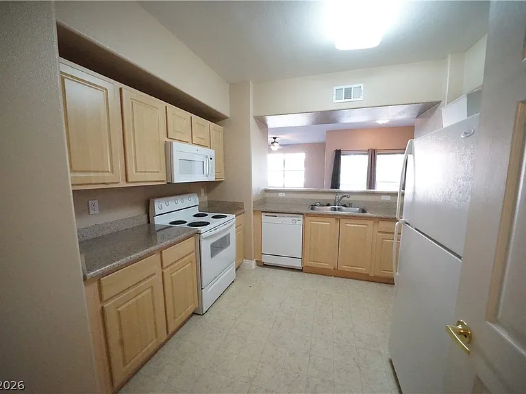 8000 W Badura Ave #1061 — Photo 14