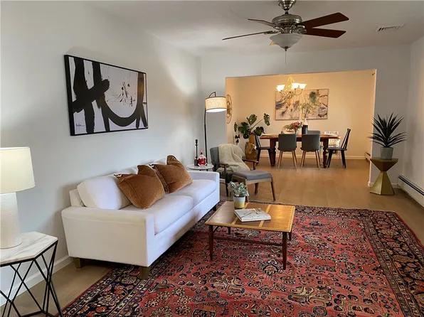 33 Suburban Dr, Elmira, NY 14903