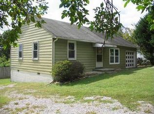 412 Oakcrest Rd, Knoxville, TN 37912