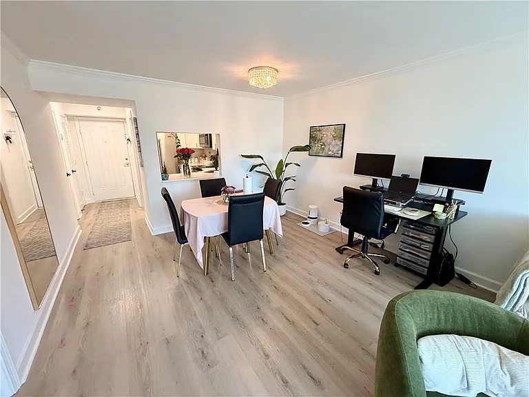 2870 Pharr Ct S #1009 — Photo 3