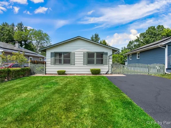 1422 Ridgeway St, Round Lake, IL 60073