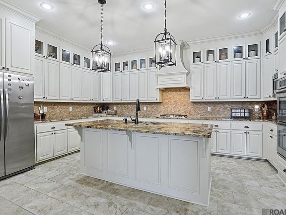 4th image of 1110 Americana Blvd