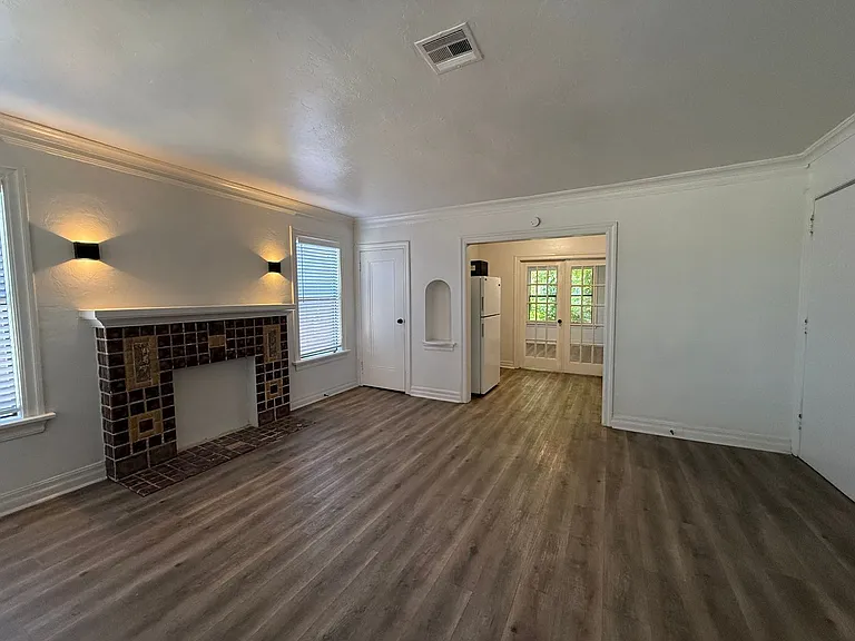 800 East Dr — Photo 3