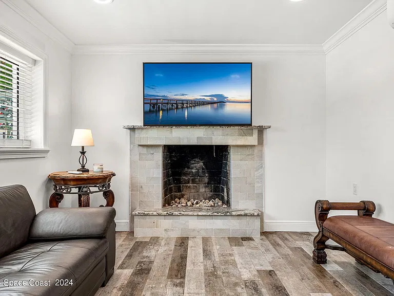 265 Marion St — Photo 9