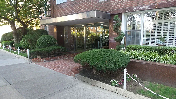 Rented by Chartwell Forest Hills Realty | media 2