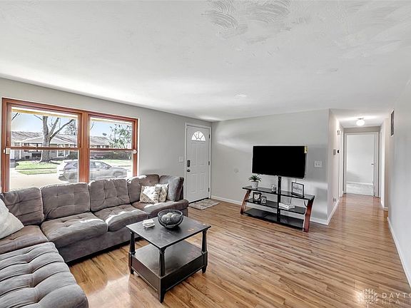 4th image of 6219 Larcomb Dr