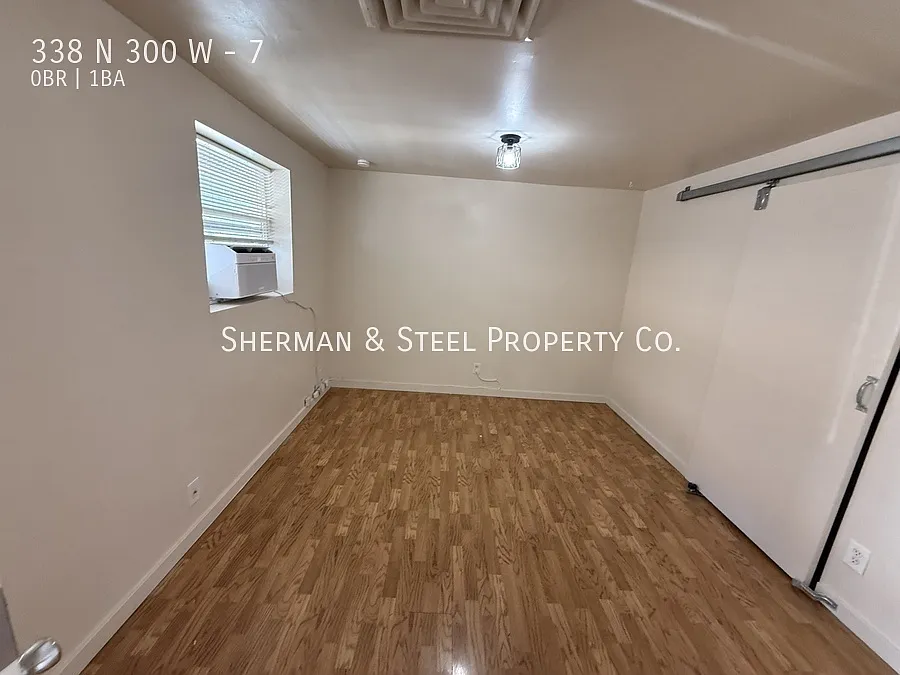 Bright & Comfortable Studio Apartment — Photo 3