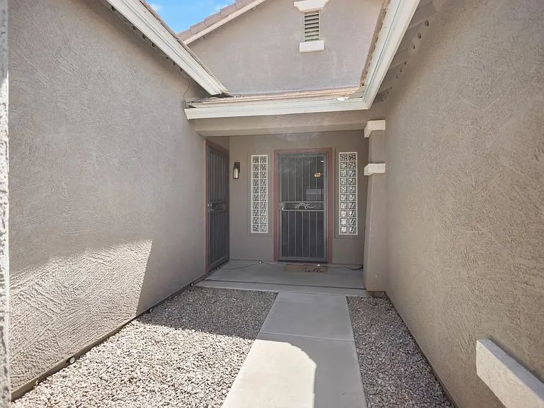2501 S 255th Dr — Photo 2