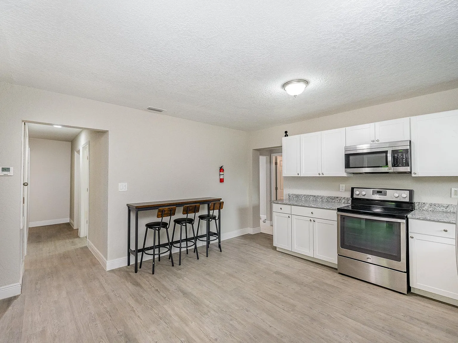 4 bed, 3.0 bath, 1350 sqft, $815 — Photo 3