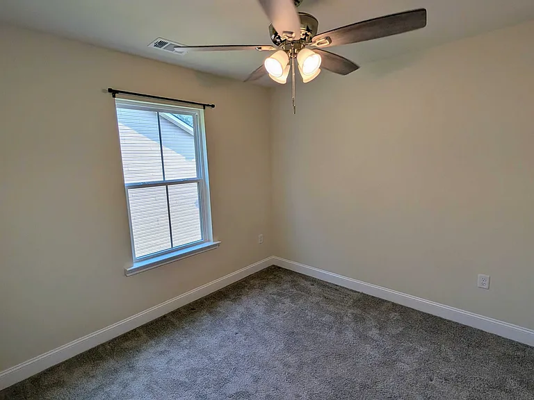 708 Mill Creek Cir — Photo 9