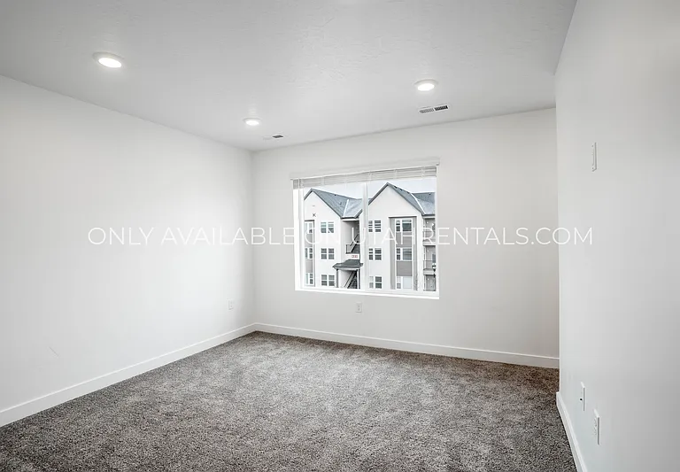 333 S 1110 W — Photo 10