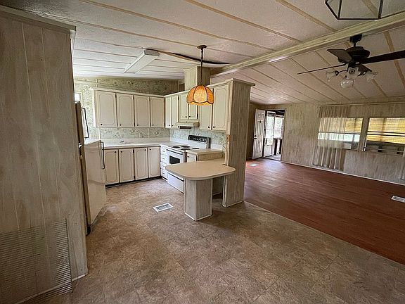 5th image of 18746 Sweetbay Ln