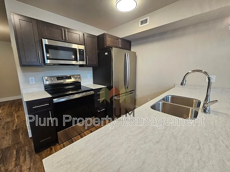 425 Michigan Ave #106 — Photo 10