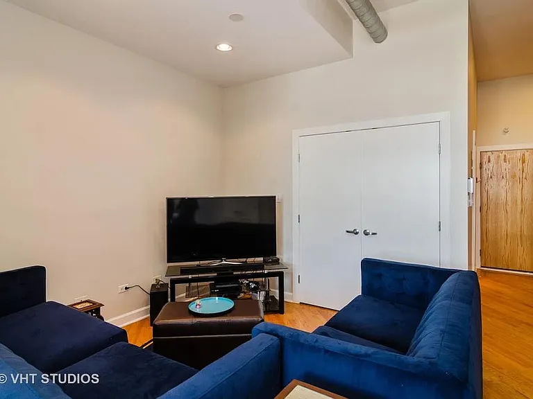 1560 W Wabansia Ave #2A — Photo 6