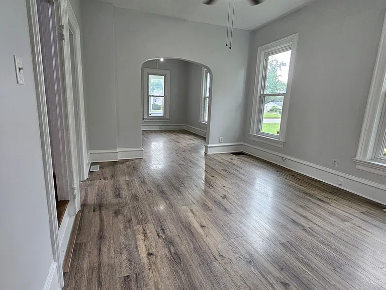 1112 E Cleveland Ave — Photo 6