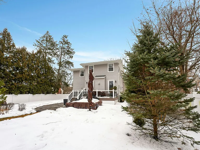 41 Fairview Ave — Photo 24