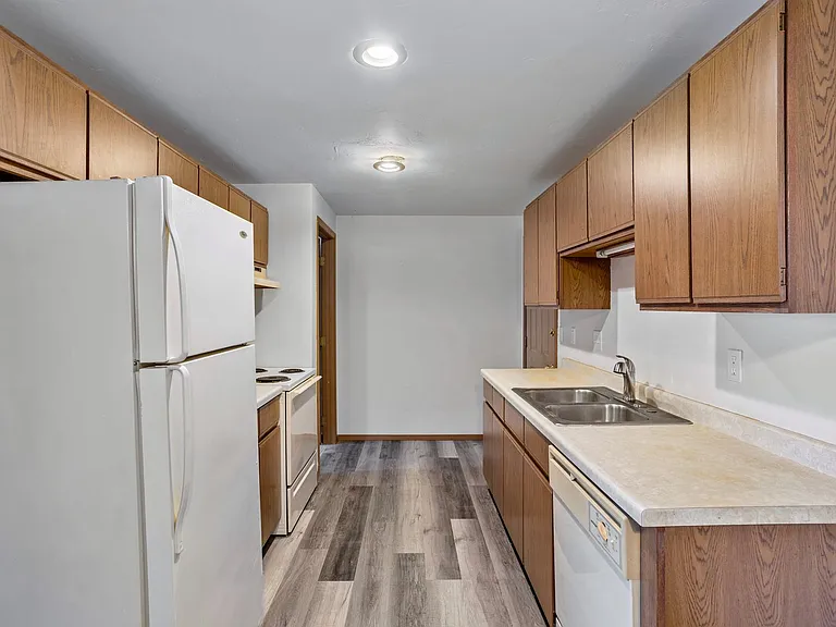 234 Berger St — Photo 11